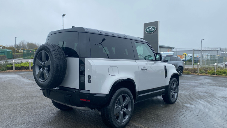 Land Rover Defender 3.0 D250 X-Dynamic SE 90 3dr Auto Diesel Estate